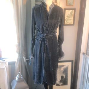 NEW W/O TAGS: AMARYLLIS; VELVET DUSTER DRESS COAT